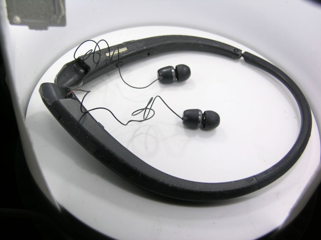 Bluetooth гарнитура Harman Cardon LG Tone HBS-910 - фото фото фото 4