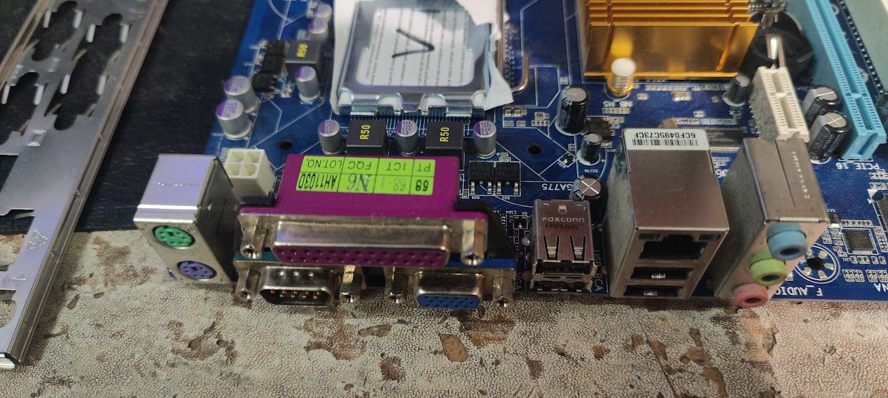 Мат. плата Gigabyte GA-G31M-ES2L rev2.0 LGA775 G31 PCI-E+SVGA+GbLAN SATA MicroATX 2DDR2 № 242905104 - фото фото фото 2