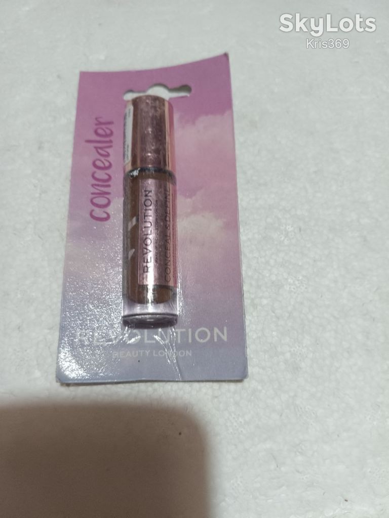 Консилер Makeup Revolution Conceal &amp; Define Concealer  (4 г) - фото фото фото 3