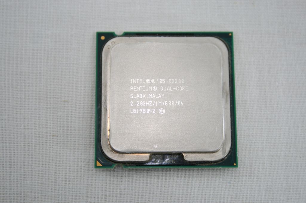Процесор Intel Pentium Dual-Core E2200 SLA8X 2.20GHz s775 - фото фото фото 0