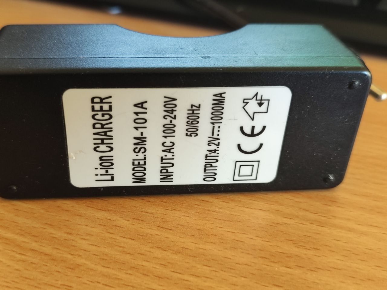 зарядное устройство Li-ion Charger SM-101A - фото фото фото 3
