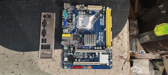 Мат. плата ASRock G31M-VS LGA775 G31 PCI-E+SVGA+LAN SATA MicroATX 2DDR2 № 242905105 - фото фото фото 0