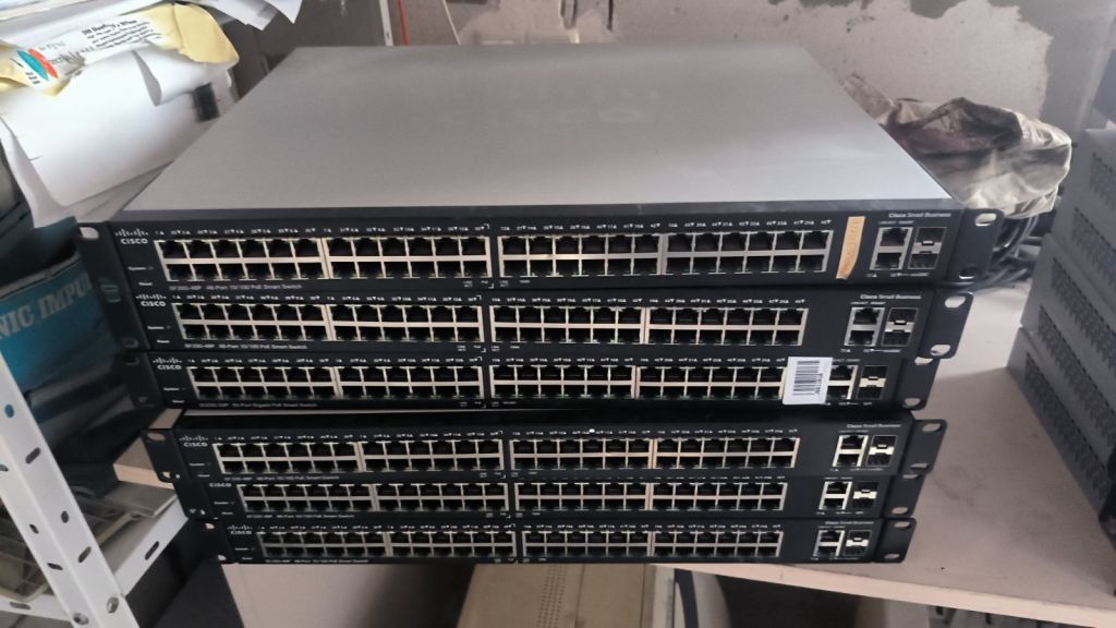 Комутатори CISCO SF200-48 POE Smart Swith - фото фото фото 0