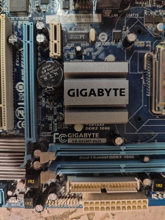 Мат. плата Gigabyte GA-G41MT-ES2L rev1.3 LGA775 G41 PCI-E+SVGA+GbLAN SATA MicroATX 2DDR3 № 241610103 - фото фото фото 1