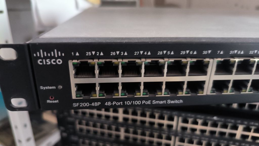 Комутатори CISCO SF200-48 POE Smart Swith - фото фото фото 1