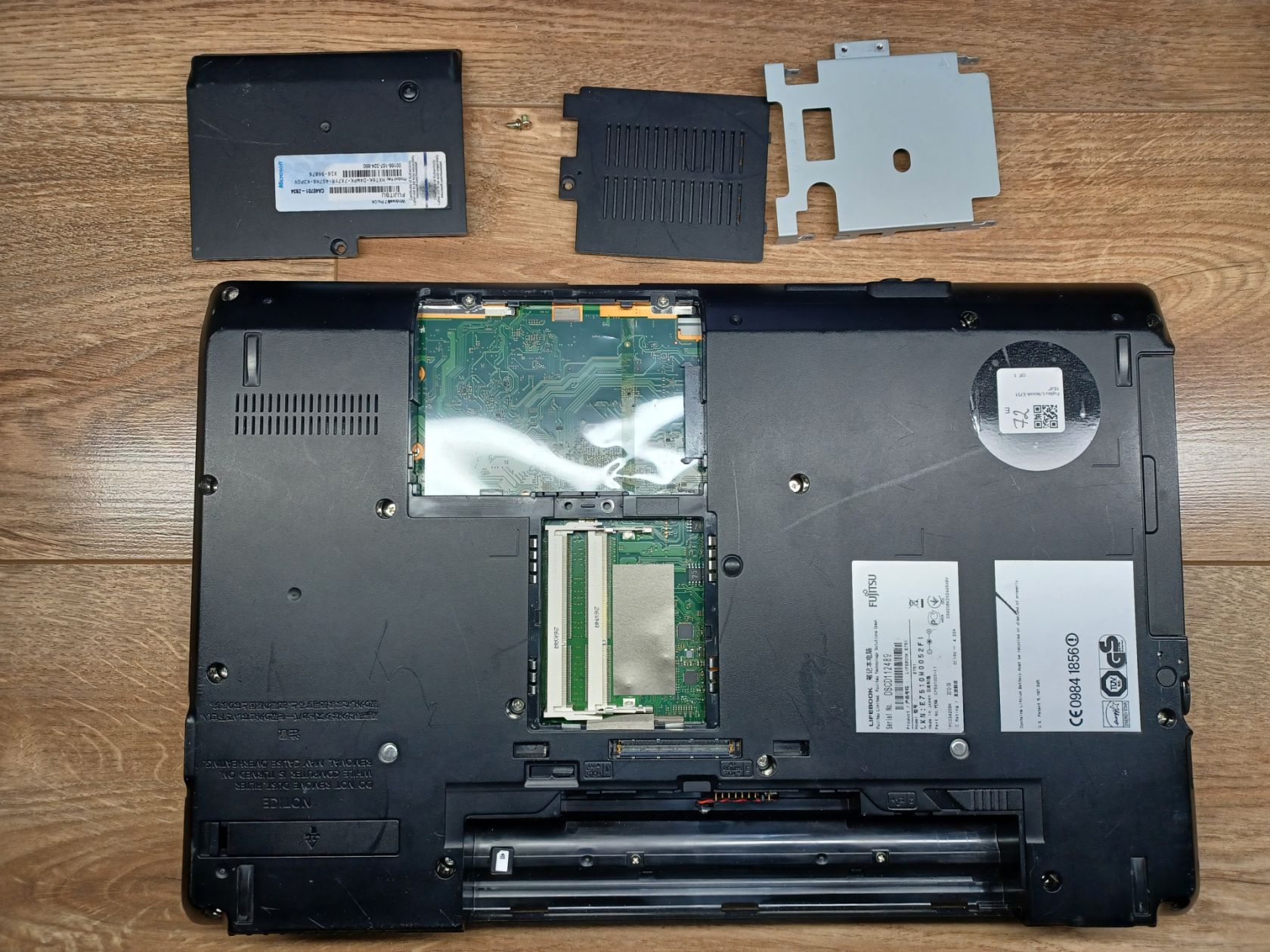 Ноутбук Fujitsu Lifebook E751 №72 - фото фото фото 4
