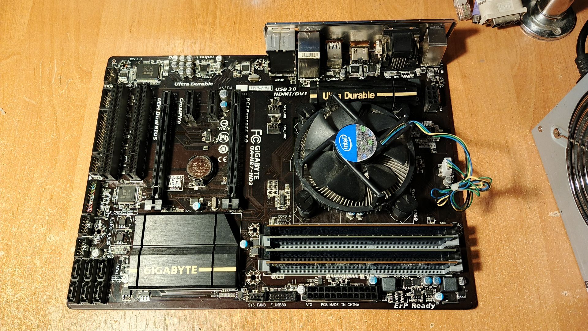 Материнская плата Gigabyte GA-H87-HD3    (s1150, H87, PCI-E 3.0x16)+Xeon E3 1220 v3+16Gb+Cooler   (Уценка-читать) - фото фото фото 0