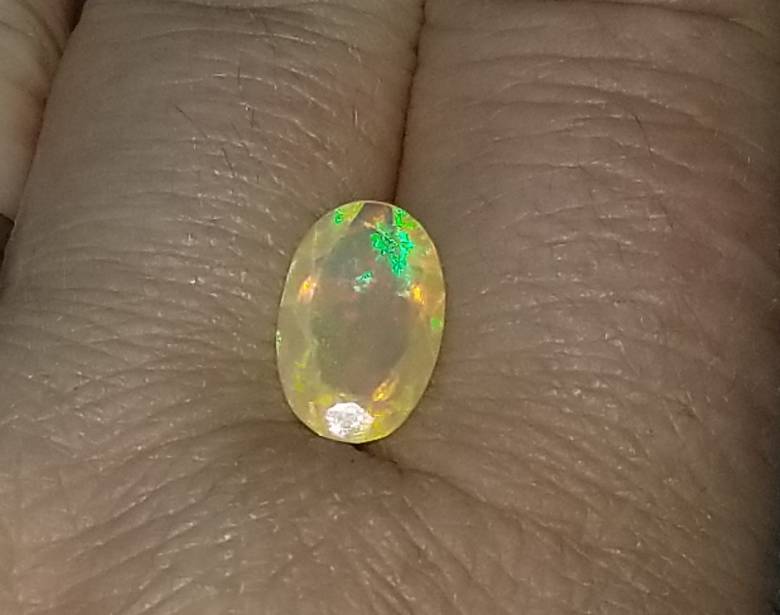 Эфиопский опал 2.06 Ct   12.60 x 7.80 x 4.80 MM - фото фото фото 4