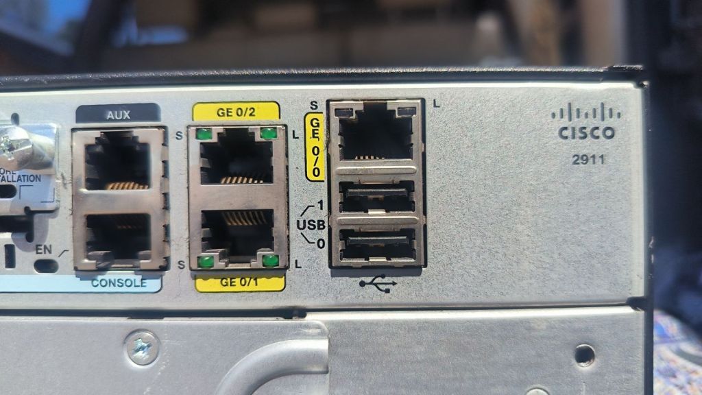 Маршрутизатор Cisco 2911+VIC3 4FXS/DID+VWIC2-1MFT-T1/E1 - фото фото фото 3