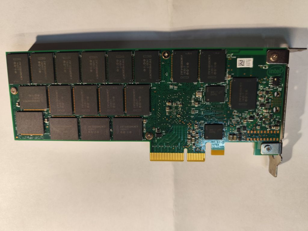 SSD диск Intel DC P3600 1.6Tb NVMe PCIe - фото фото фото 1