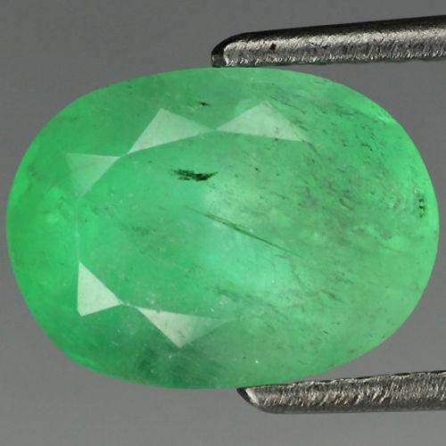 Изумруд 4.60 Ct  12 x 9 mm  Сертификат - фото фото фото 0