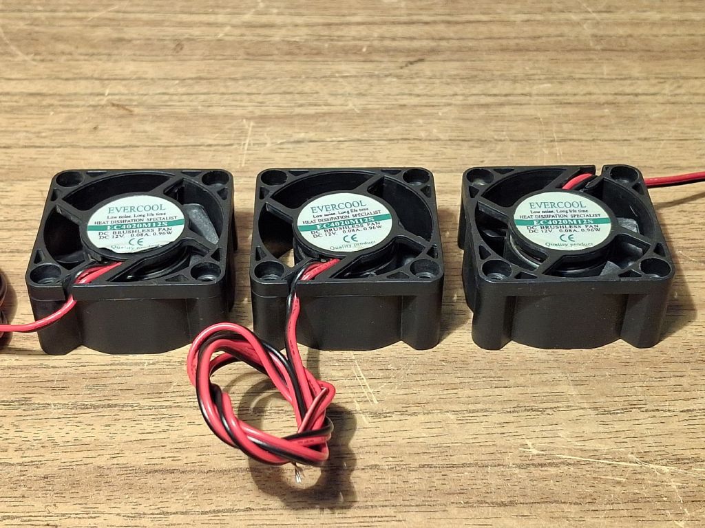 Вентилятор компьютерный 4x4x2см Evercool EC4020M12S  (12V - 0.08A) - фото фото фото 5