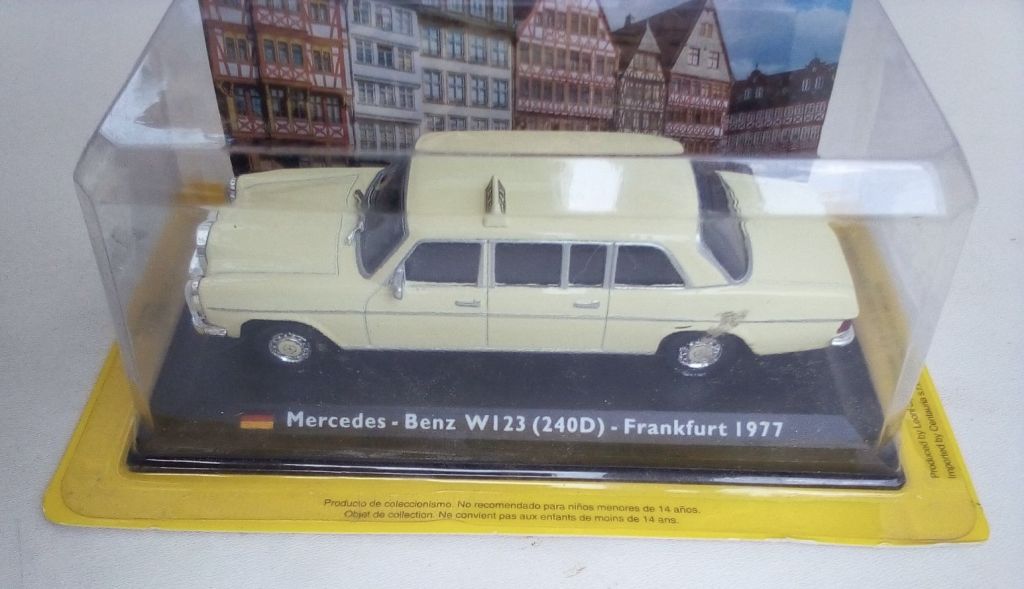 MERCEDES-BENZ 240D – Frankfurt Taxi 1:43 Amercom - фото фото фото 0