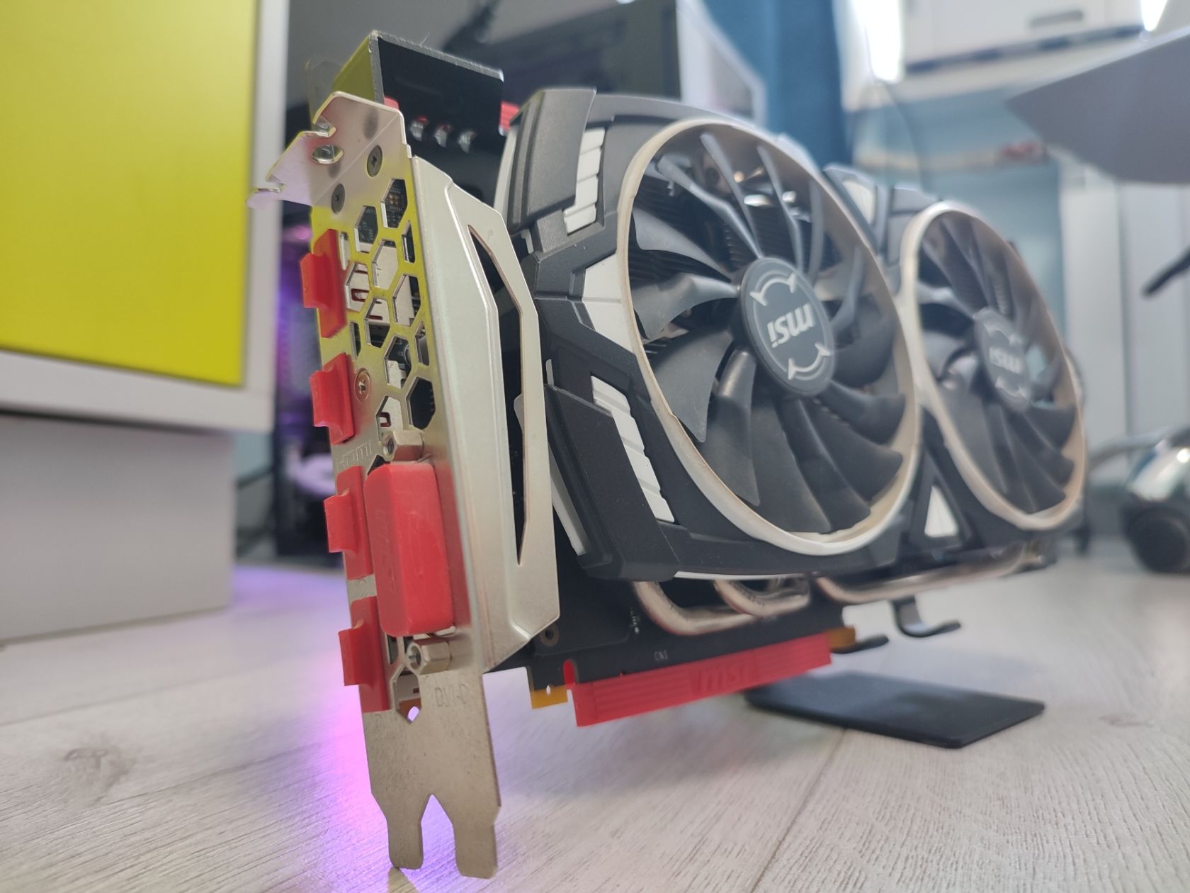 Видеокарта MSI GeForce GTX 1070 Armor 8GB OC - фото фото фото 1