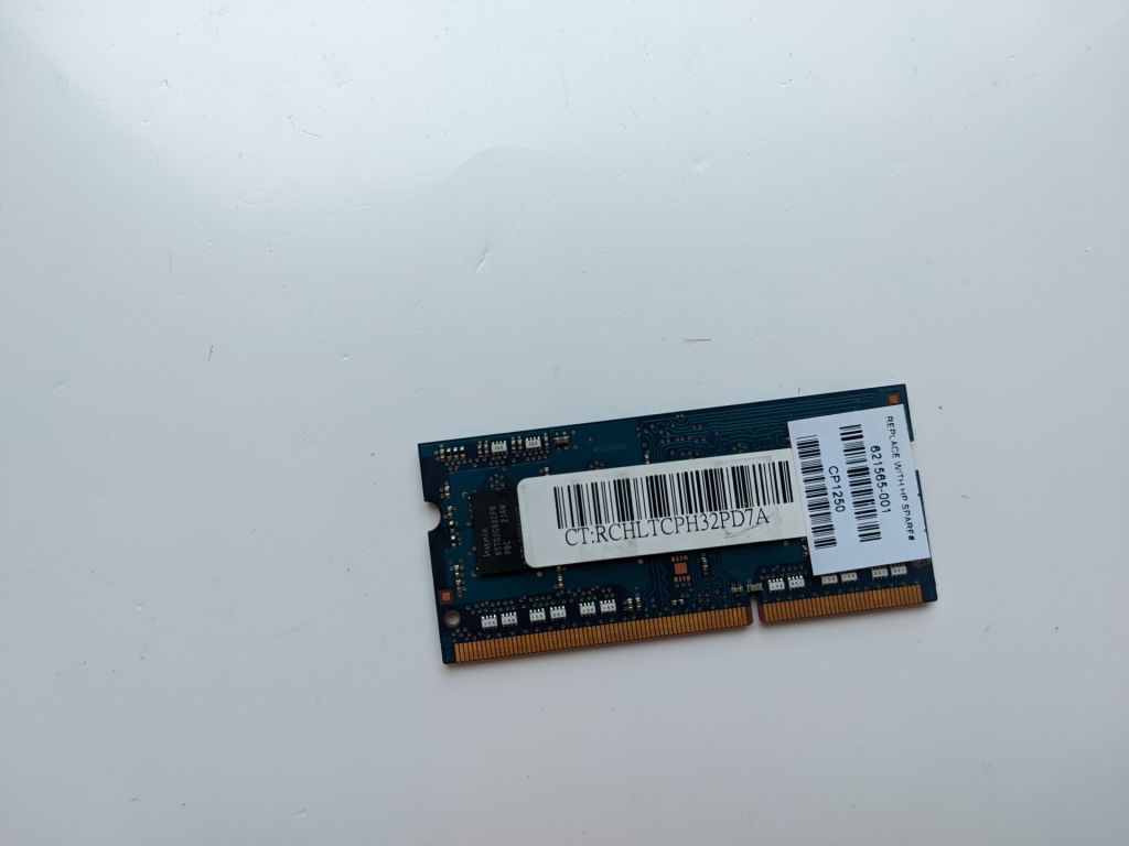 Hynix SODIMM DDR3 2Gb 1600 MHz 12800s HMT325S6CFR8C-PB - фото фото фото 5