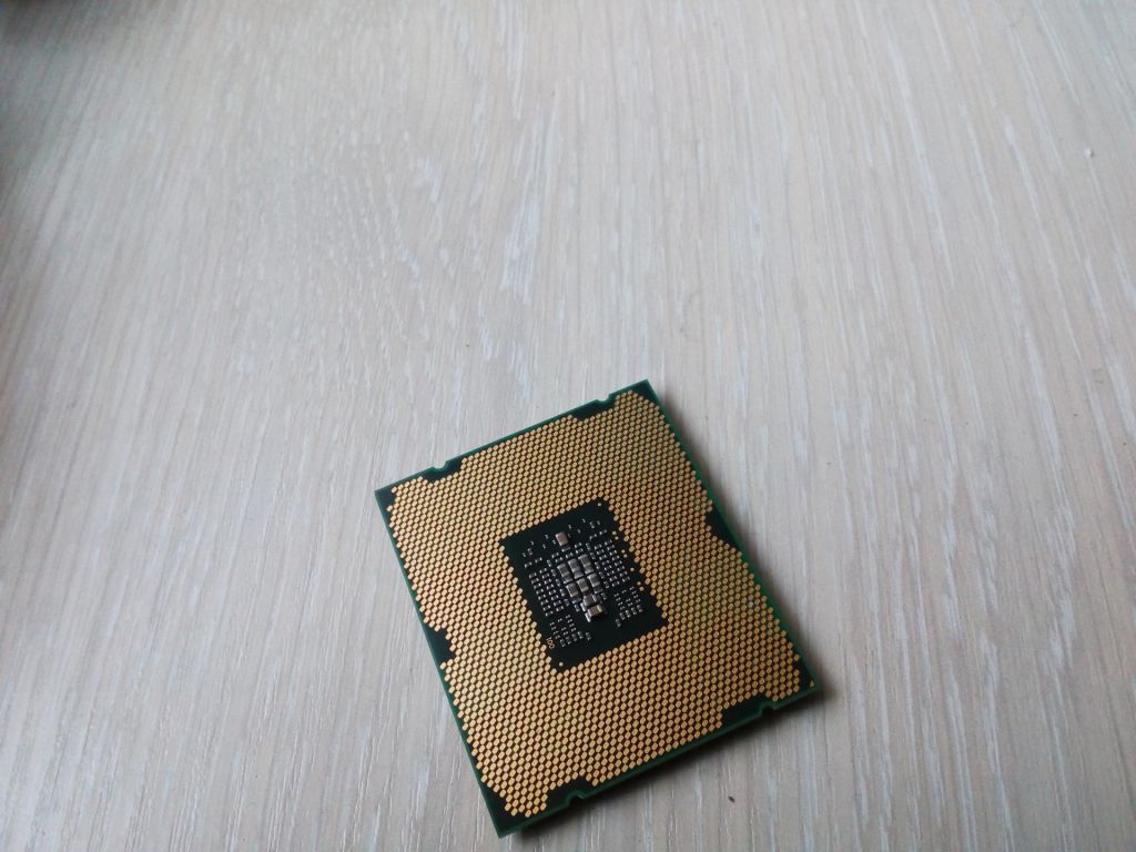 Процесор Intel Xeon E5-2609 та інші - фото фото фото 1