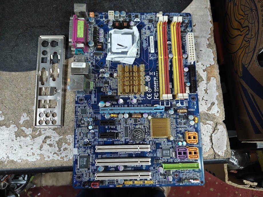 Мат. плата Gigabyte GA-965P-DS3 rev3.3 Socket 775 965P, PCI-Ex16 ATX 4DDR2 № 261702201 - фото фото фото 0