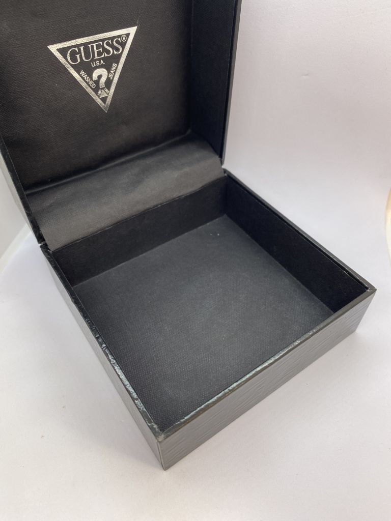 Коробка для годинника guess  (оригінал) чорна - фото фото фото 8