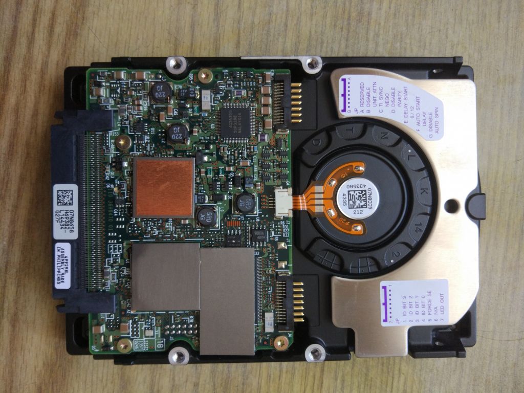 HDD Hitachi Ultrastar 73 GB ULTRA320 SCSI - фото фото фото 1