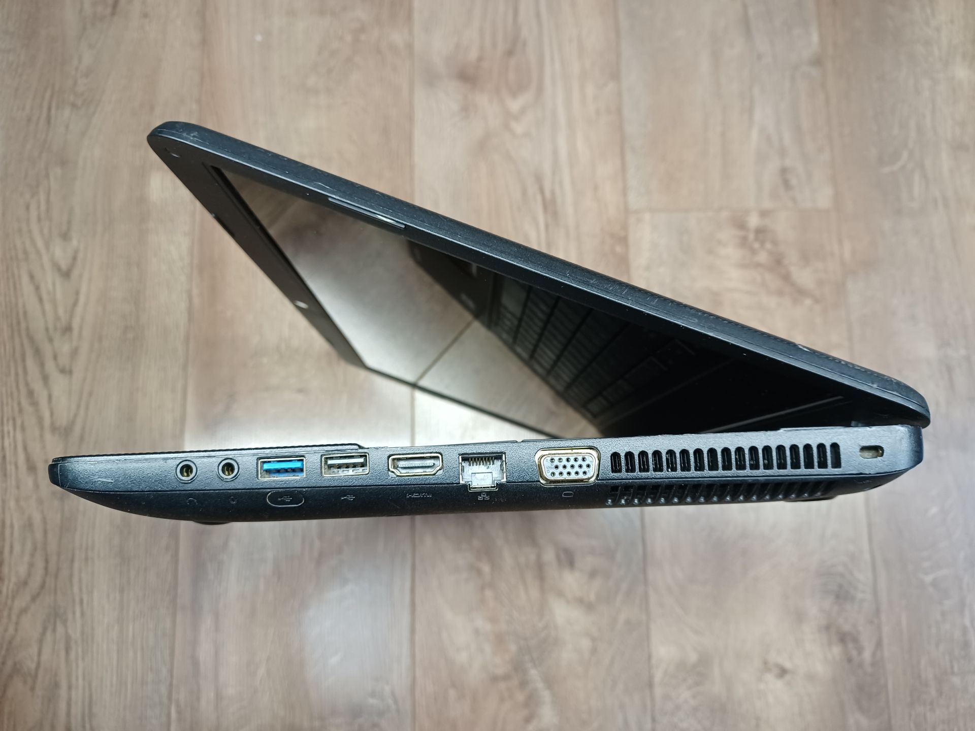 Ноутбук Toshiba Satellite C870 - фото фото фото 4