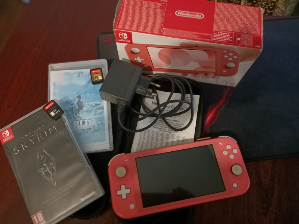 Nintendo Switch Lite + чехол + игры - фото фото фото 1