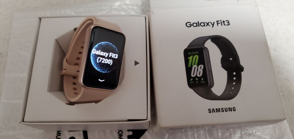 Фітнес трекер Samsung Fit 3, б/в, стан нового - фото фото фото 0