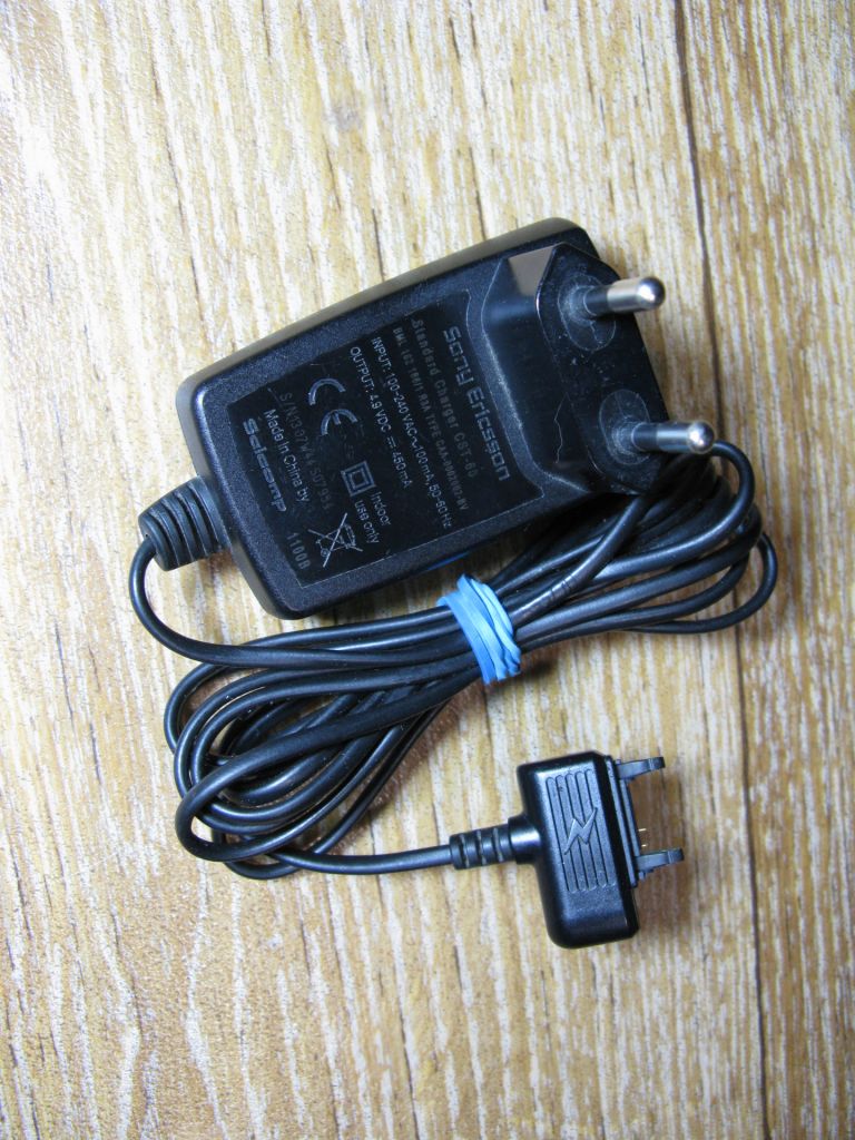 Оригинальное зарядное устройство Sony Ericsson CST-60 - фото фото фото 0