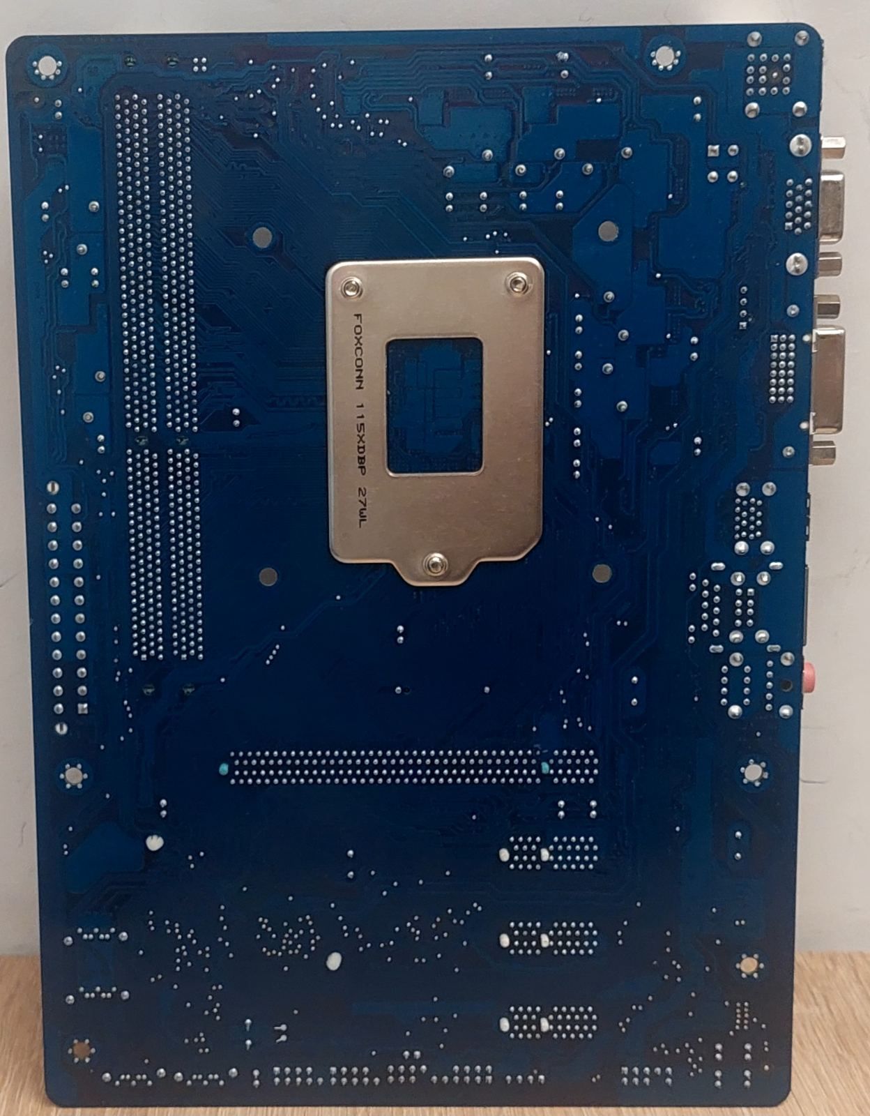 Материнська плата Gigabyte GA-H61MA-D2V  Socket 1155/MicroATX/2 x DDR3 б/в - фото фото фото 2