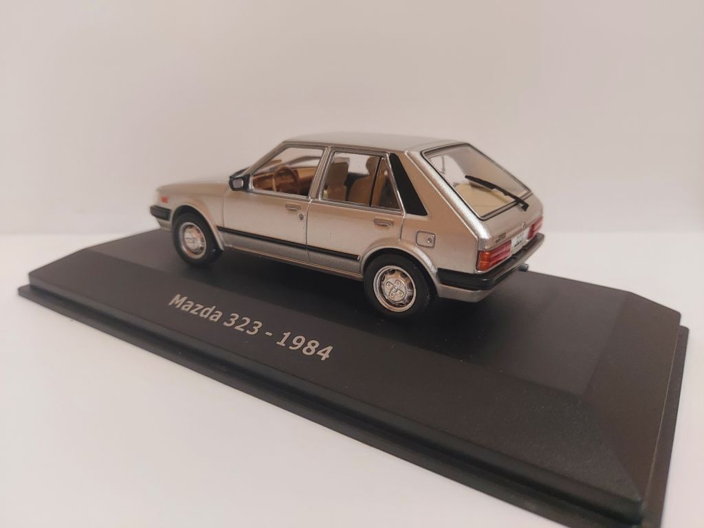 Hachette 1:43 Mazda 323  (1984) silver - фото фото фото 2