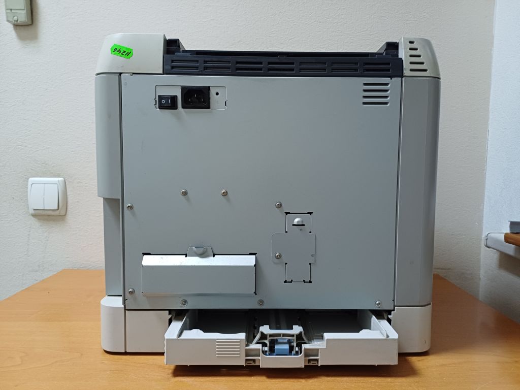 Лазерный цветной принтер HP Color LaserJet 2605n - фото фото фото 7