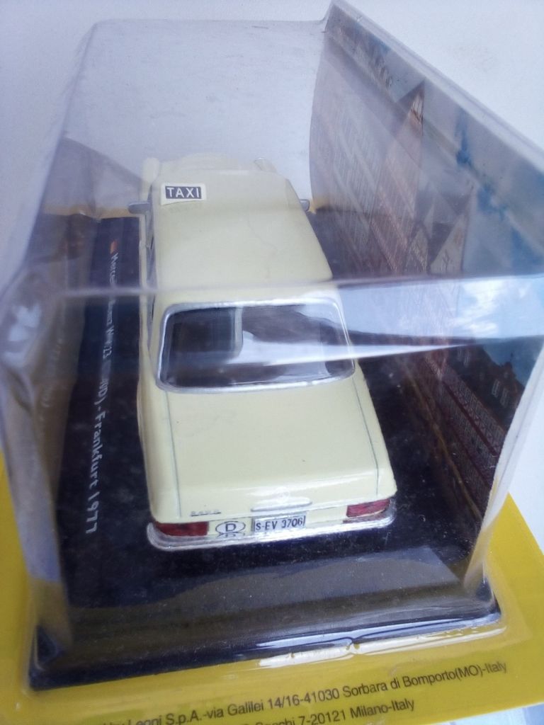 MERCEDES-BENZ 240D – Frankfurt Taxi 1:43 Amercom - фото фото фото 2
