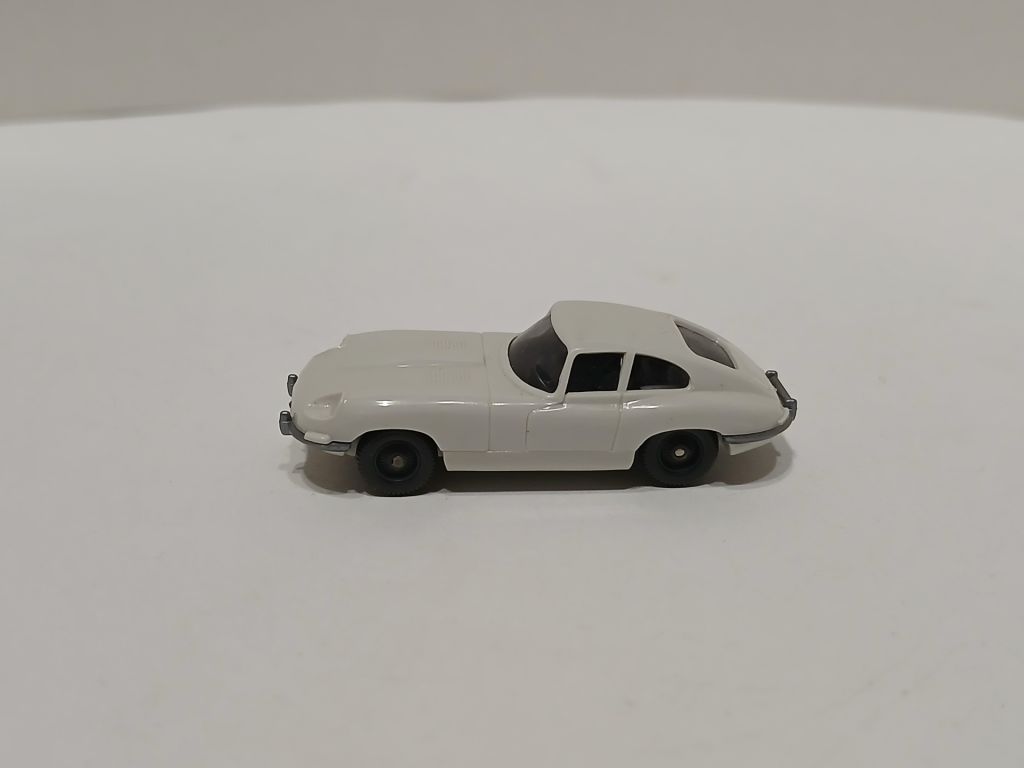 Автомобіль JAGUAR E-type. WIKING 1:87 H0  (11727) . - фото фото фото 2