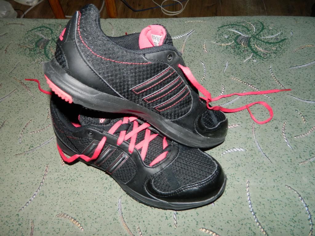 Кроссовки Adidas  (оригинал) фирменные размер-39 стелька- 24,5см. - фото фото фото 1