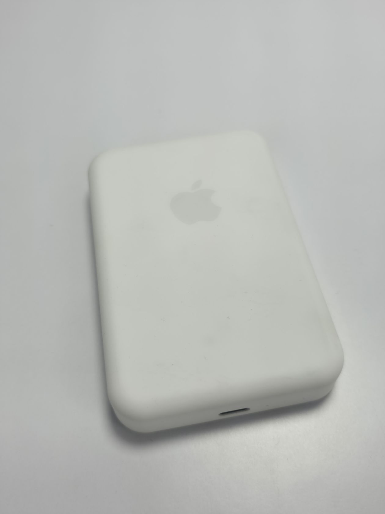 Комплект бездротових зарядних пристроїв Apple MagSafe Battery Pack та Beser A28 15 Вт - фото фото фото 5