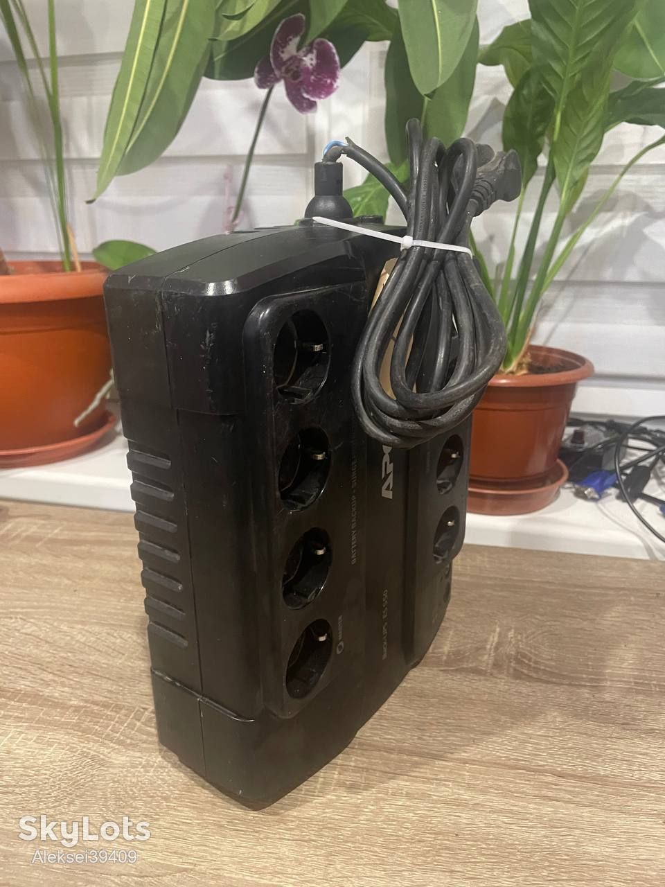 Джерело безперебійного живлення       (ИБП) APC Back-UPS ES 550VA / 330W       (BE550G-RS) - фото фото фото 1