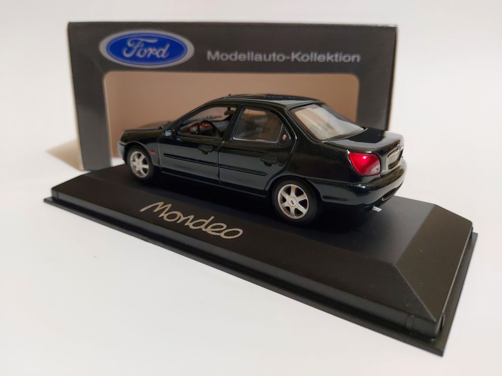 Minichamps 1:43 Ford Mondeo  (1997) darkgreen-metallic - фото фото фото 3