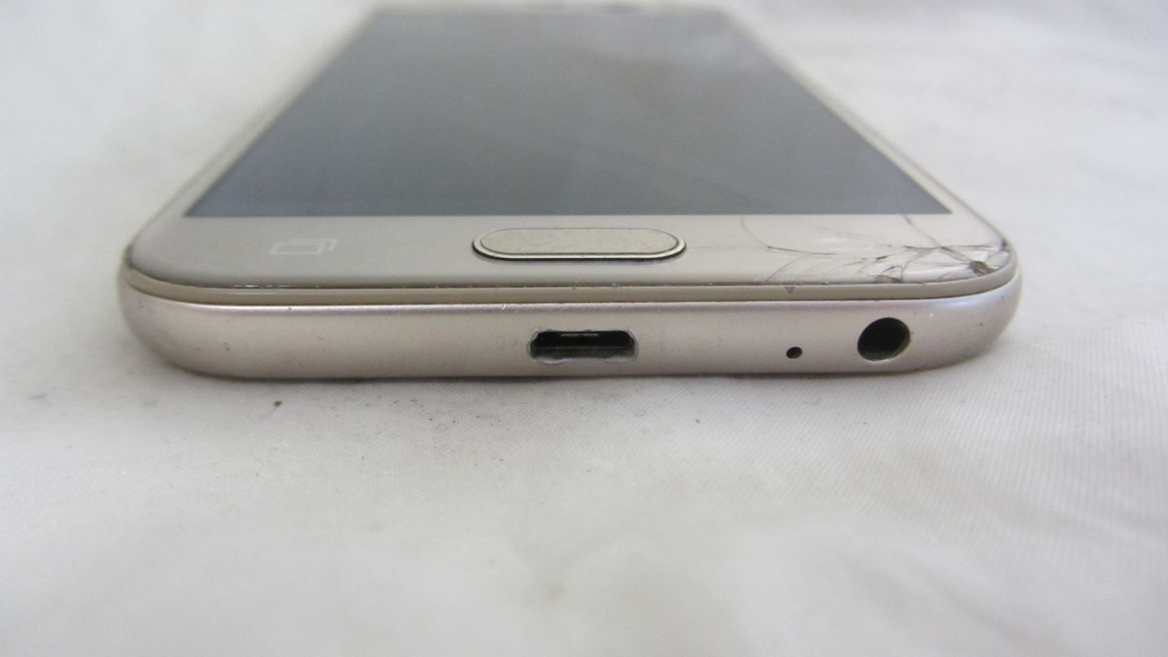 Samsung Galaxy J3  (2017)  (SM-J330F/DS) Gold - фото фото фото 1