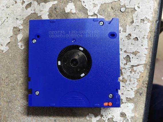 Ленточный картридж HP LTO1 Ultrium Data Cartridge 200Gb C7971A № 263004302 - фото фото фото 1