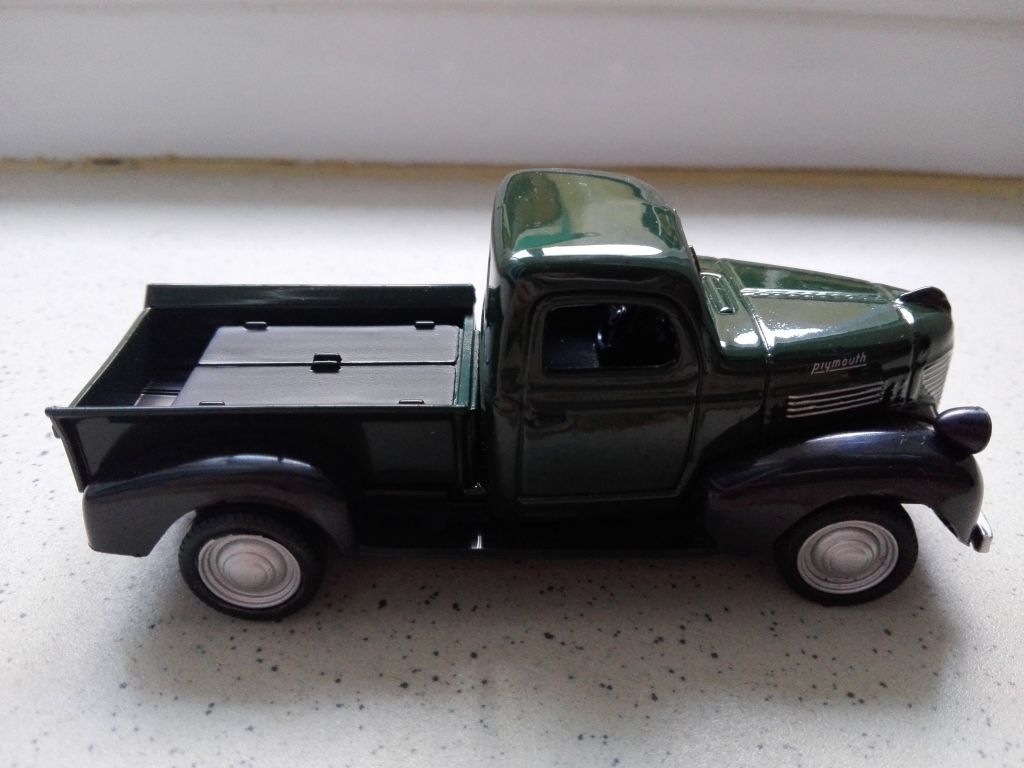 1/43 PLYMOUTH 1941 Truck. Die-Cast. - фото фото фото 2