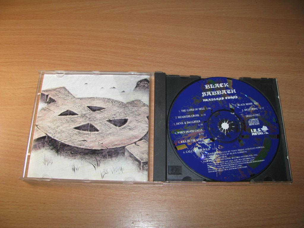 BLACK SABBATH - Headless Cross  (1989 I.R.S.,1st press,USA) VG+ - фото фото фото 1