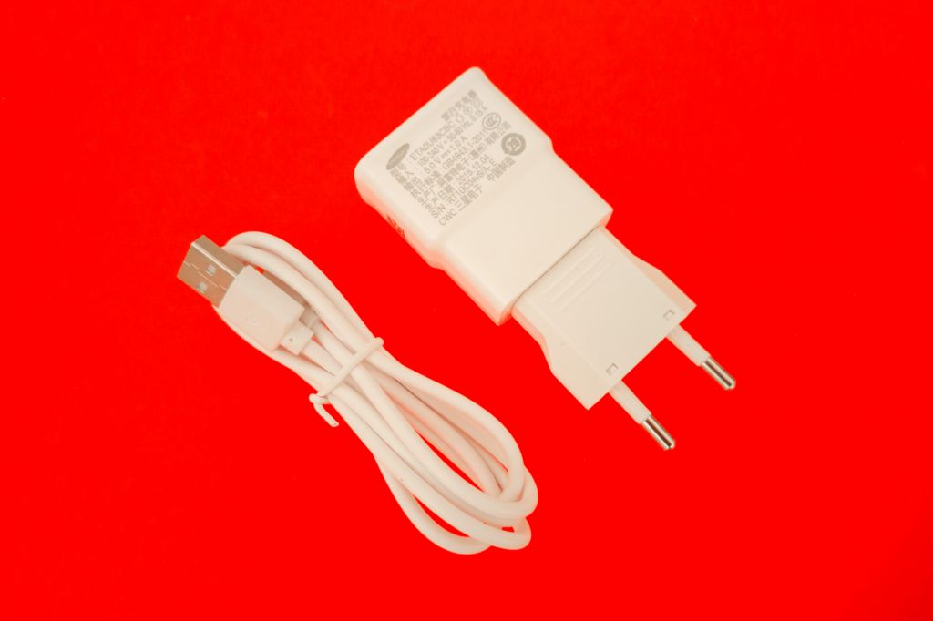 Зарядное Samsung ETA0U83CBC 5.0v 1.0A Зарядка - фото фото фото 2