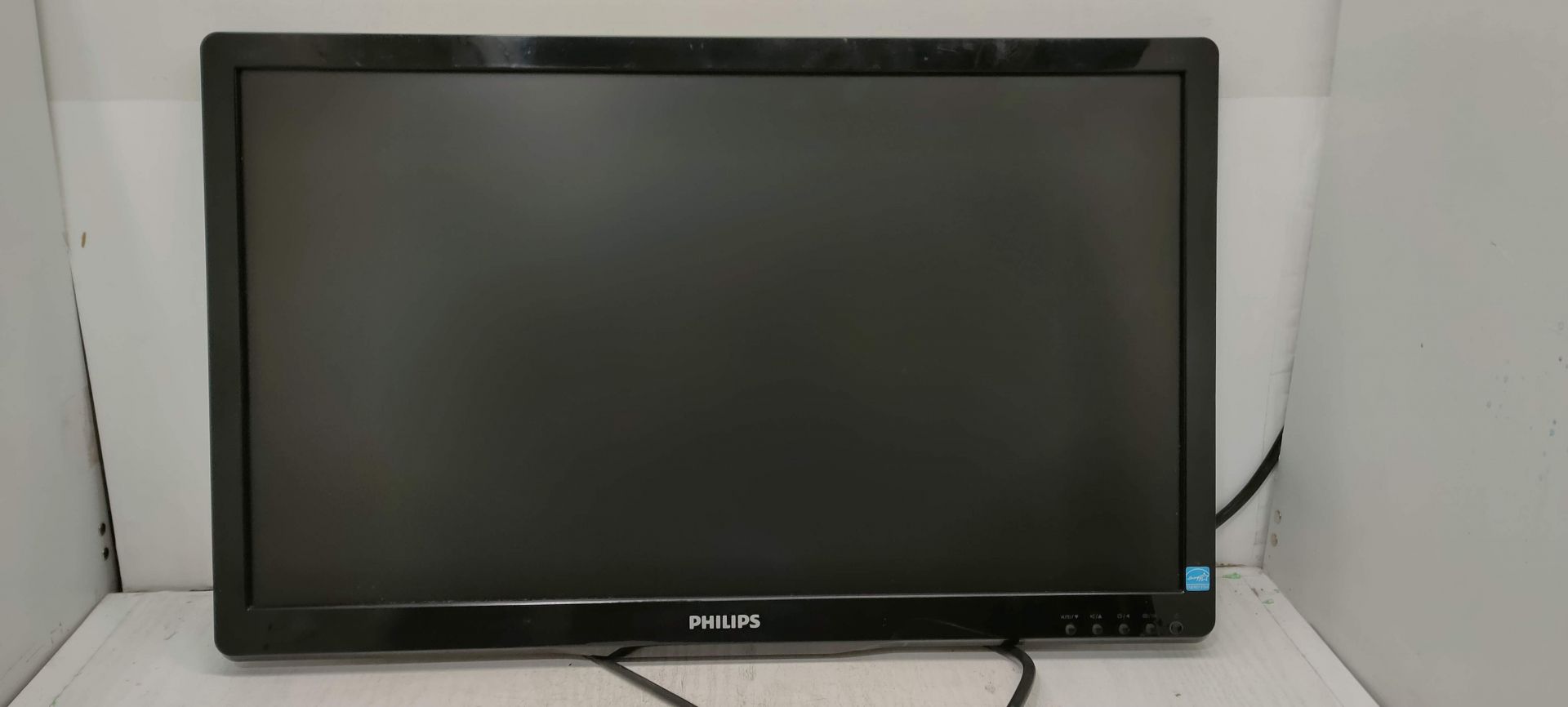 Б/У Монитор Philips 226V4L 21.5" код М206 - фото фото фото 1