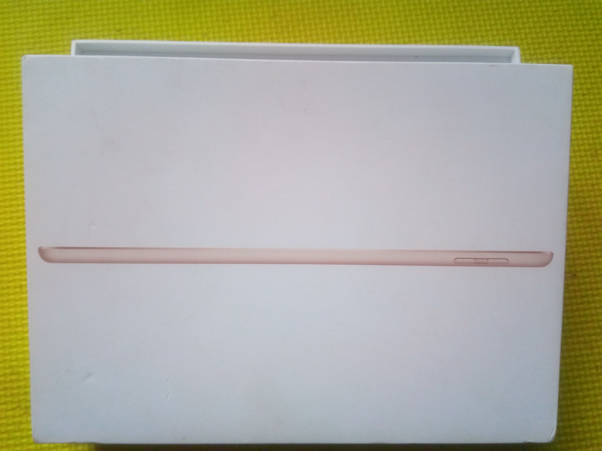 apple IPAD  wifi 32gb коробка  a1893 GOLD - фото фото фото 0