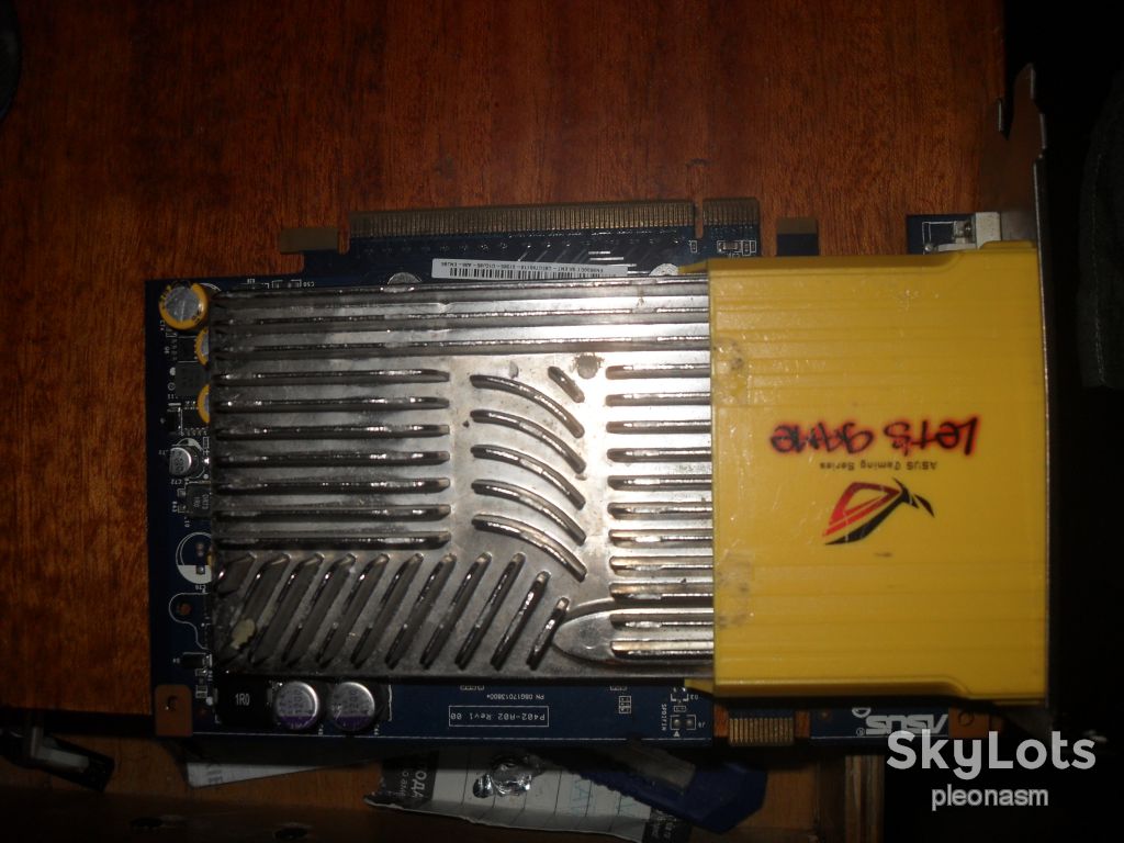 тепловые трубки! -   ASUS  - GeForce EN8600GT - фото фото фото 2