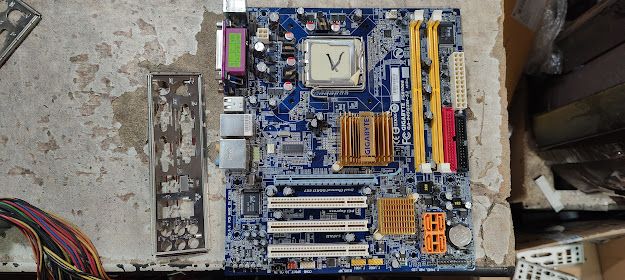 Мат. плата Gigabyte GA-945GZM-S2 rev6.6 LGA775 i945GZ SATA MicroATX 2DDR2 № 240104104 - фото фото фото 0