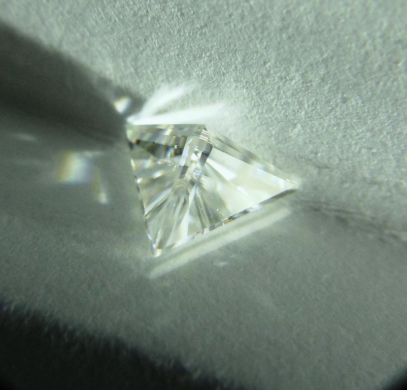 Муассанит 0.705ct VVS1 D, triangle - фото фото фото 1