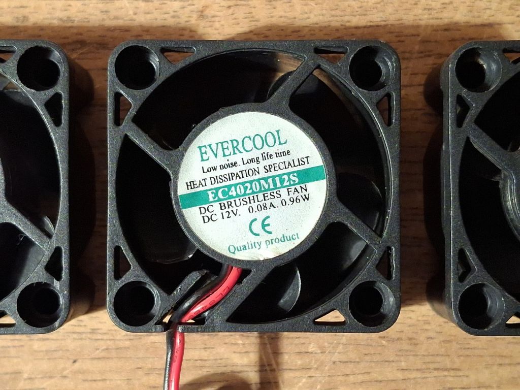 Вентилятор компьютерный 4x4x2см Evercool EC4020M12S  (12V - 0.08A) - фото фото фото 4