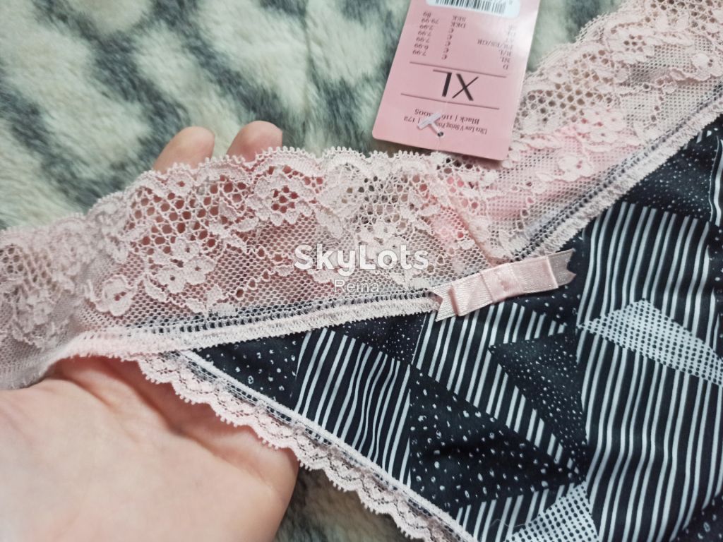 Дуже красиві стрінги з мереживом Hunkemoller - фото фото фото 2