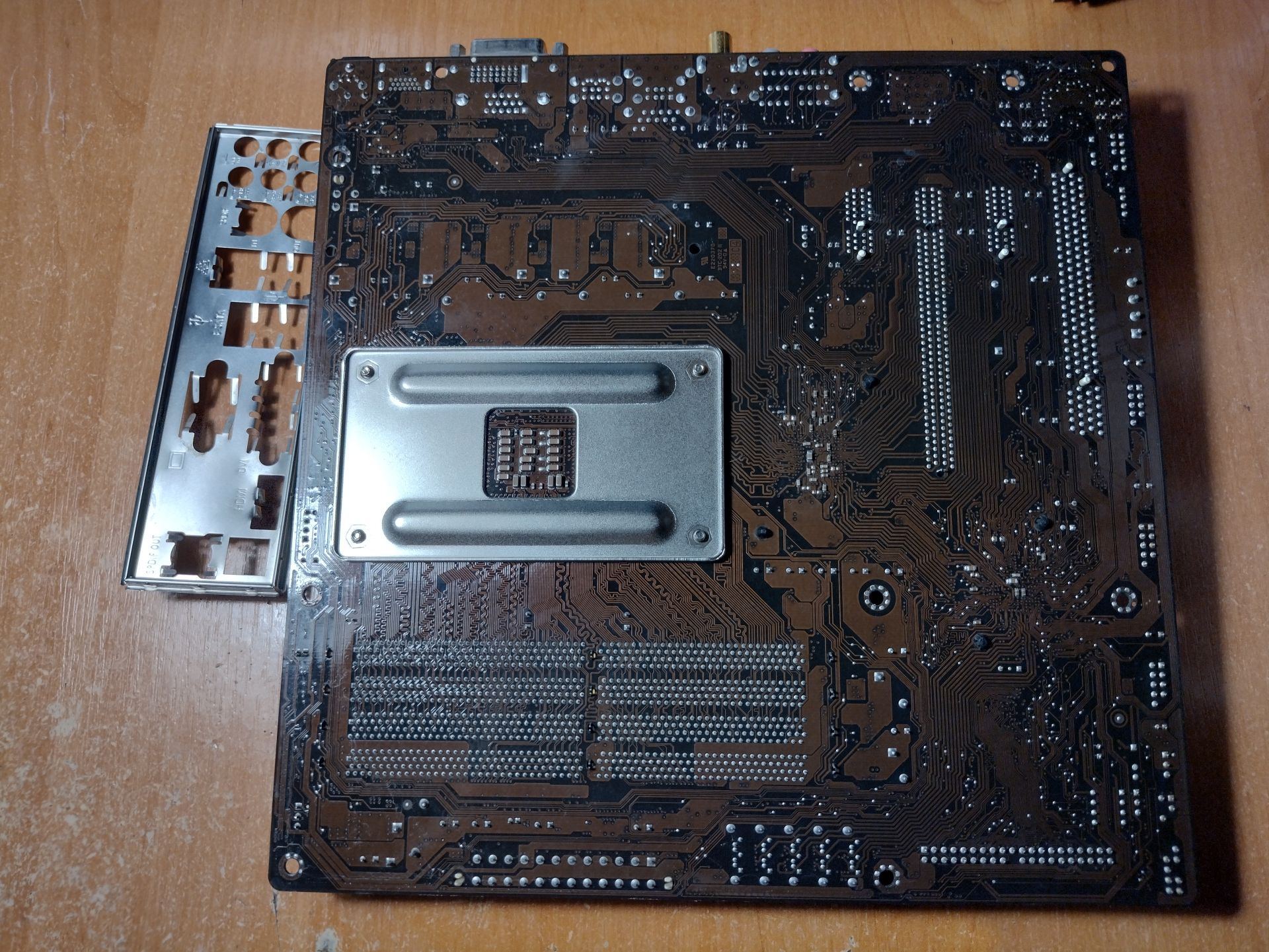 Материнская плата Asus M4A78-HTPC     (AM2+, AMD 780G, PCI-Ex16) - фото фото фото 1