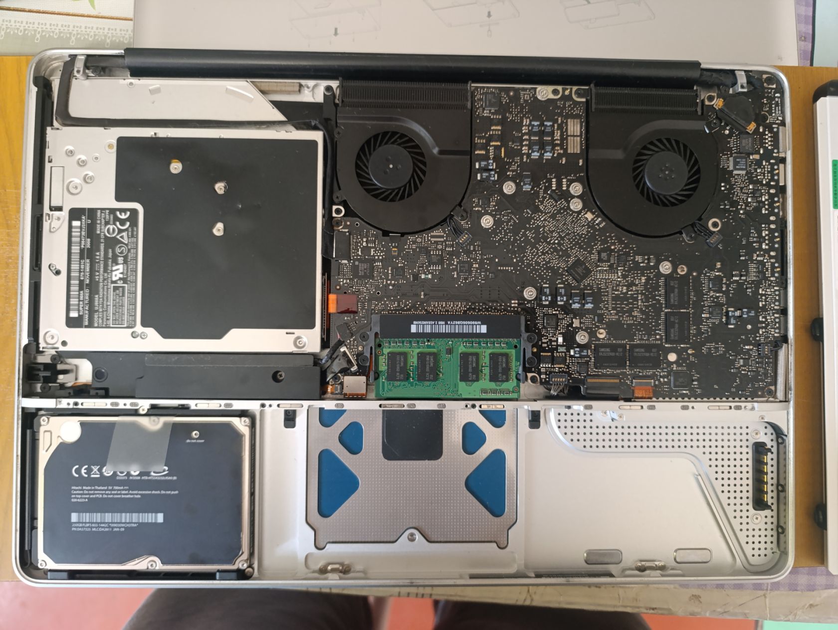 MacBook Pro A1286, 15", 2010-2011 рік, 2 гб DDR3      (1+1), HDD 250 Gb - фото фото фото 7